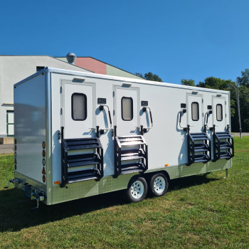 Toilett Trailer PTS5904 mit 4 Kabinen